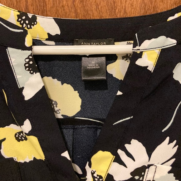 Ann Taylor Springtime Dress Women’s Medium - Picture 2 of 4